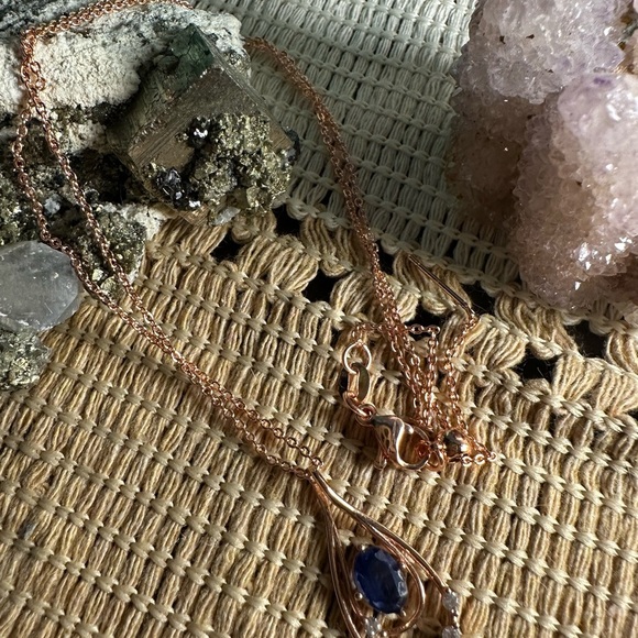 Elegant Rose Gold Necklace with Blue Gemstone - Picture 7 of 13